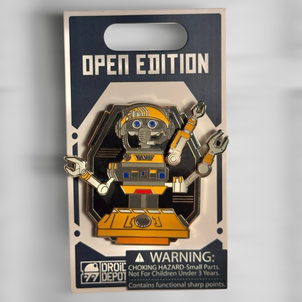 New Disney Pin  Star Wars Galaxy's Edge Droid Depot RX -24